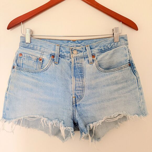 Levis 501 Big E High Rise Cut Off Jeans Button Fly Light Wash Distressed Sz 27 - Picture 1 of 7